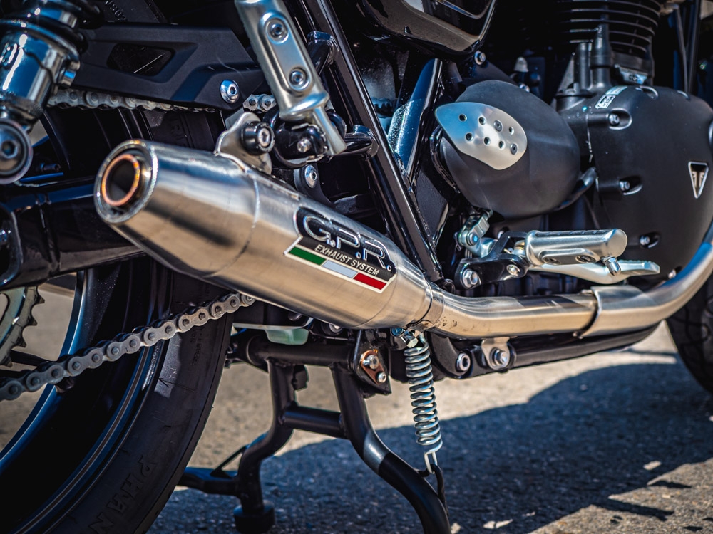 Exhaust compatible with Triumph Street Twin 900 2015-2019, Deeptone Inox, Dual slip-on including removable db killers and link pipes 