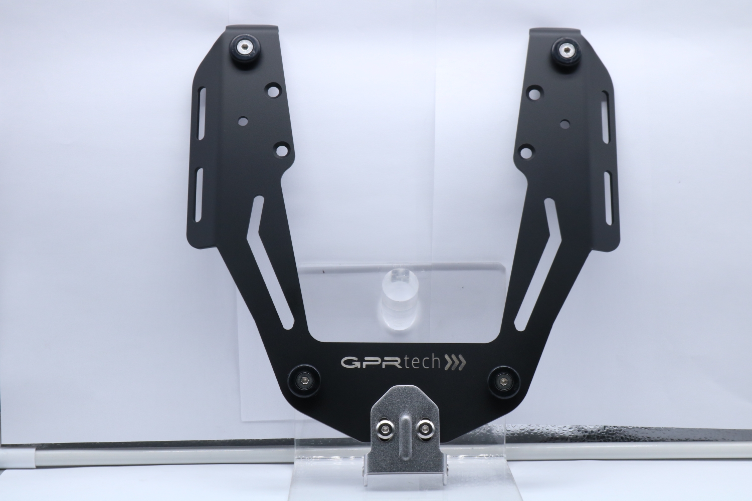 GPR TECH compatible with  Bmw F 650 Gs 2004/2013 GPR TECH Top case in aluminum, silver color with specific plate included Capacity 35 LT.