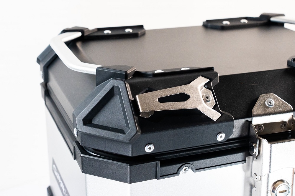GPR TECH TOP CASE ALPI-TECH 45 LT. SILVER Top case in aluminum,including soft backrest, silver color with universal plate  Capacity 45 LT.
