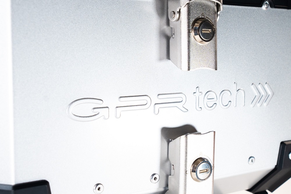 GPR TECH TOP CASE ALPI-TECH 45 LT. SILVER Top case in aluminum,including soft backrest, silver color with universal plate  Capacity 45 LT.