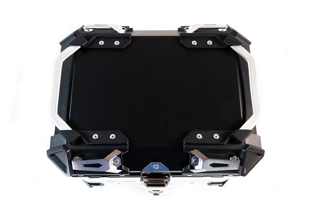 GPR TECH TOP CASE ALPI-TECH 45 LT. SILVER Top case in aluminum,including soft backrest, silver color with universal plate  Capacity 45 LT.