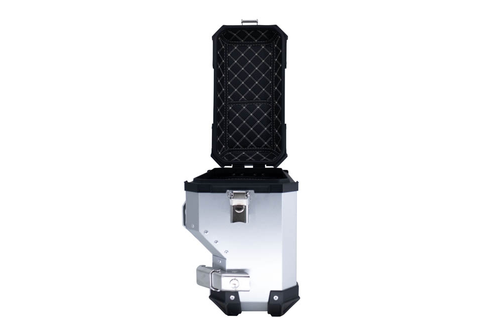 GPR TECH compatible with  Bmw R 1200 Gs 2013/2016 GPR TECH Pair of side cases aluminum made with contoured right side, silver color with specific pannier holder Capacity 38 LT. + 32 LT.