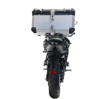 GPR TECH compatible with  Kawasaki Versys 650 2017/2020 e4 GPR TECH Top case in aluminum, silver color with specific plate included Capacity 45 LT.