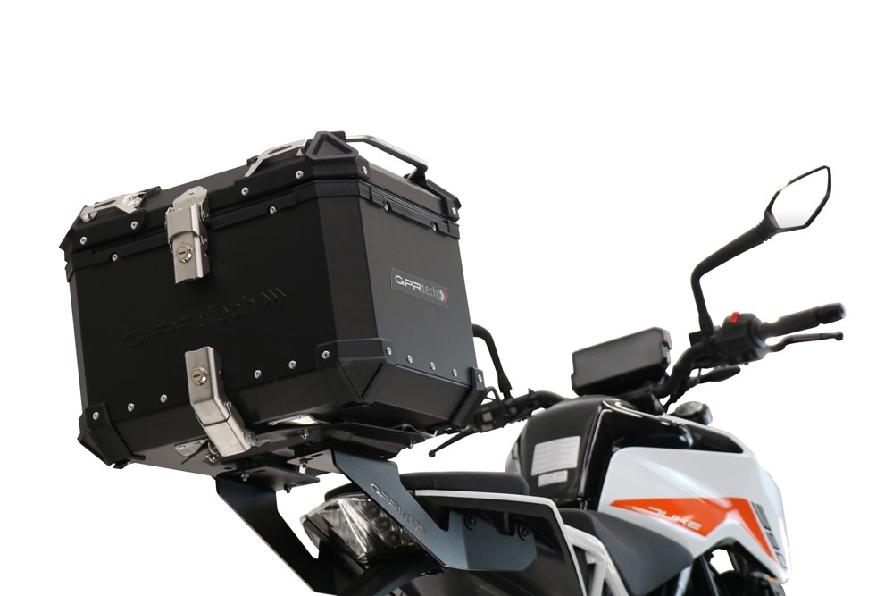 Top case GPR TECH compatible with  Ktm Duke 390 2017/2020 e4 GPR TECH Top case in aluminum, black color including, roof rack and specific plate Capacity 26 LT.
