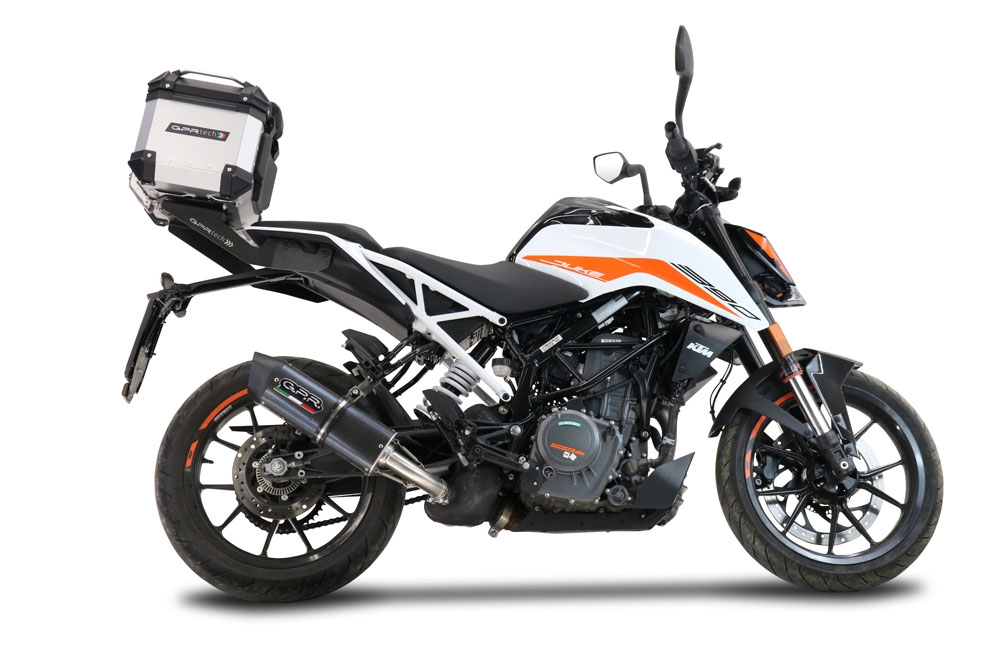 Top case GPR TECH compatible with  Ktm Duke 390 2017/2020 e4 GPR TECH Top case in aluminum, silver color, including roof rack and specific plate Capacity 26 LT.