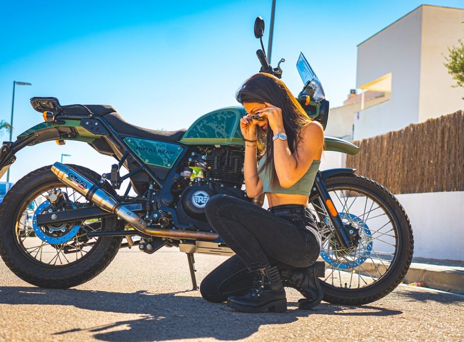 Escape royal enfield himalayan sales