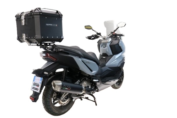 Top case GPR TECH compatible with  Bmw G 310 Gs 2017/2021 e4 GPR TECH Top case in aluminum, black color with specific plate included Capacity 45 LT.