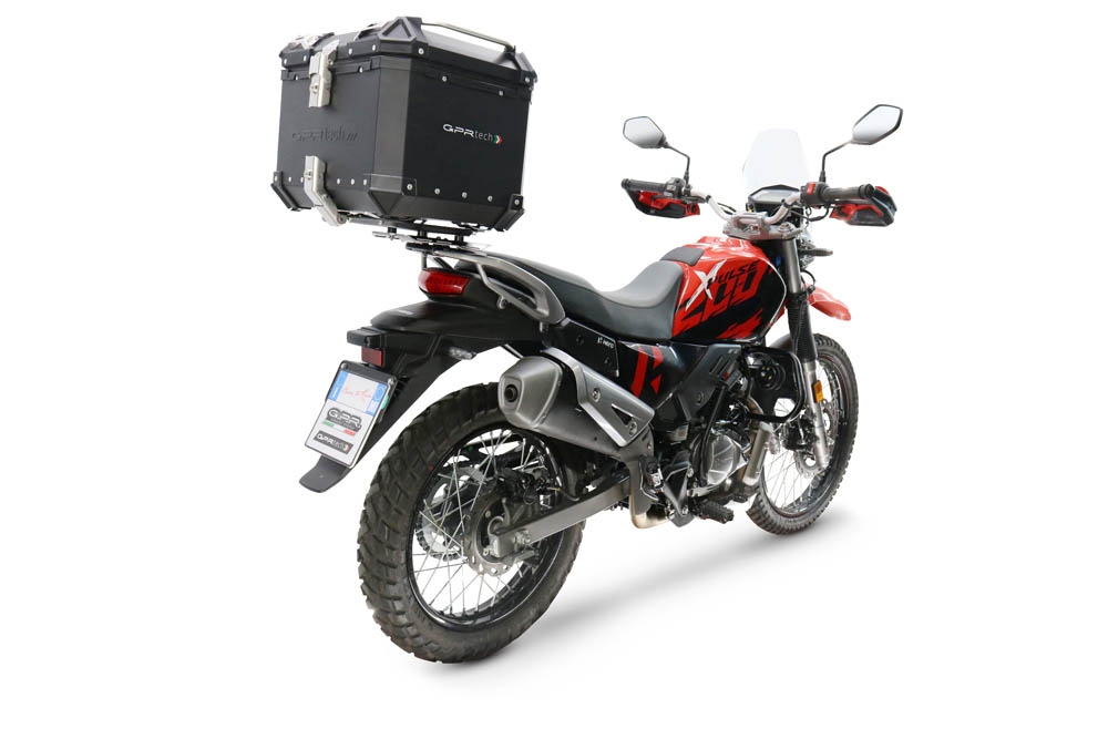 Top case GPR TECH compatible with  Hero Xpulse 200 4V 2025/2026 E5 plus GPR TECH Top case in aluminum, black color with specific plate included Capacity 35 LT.