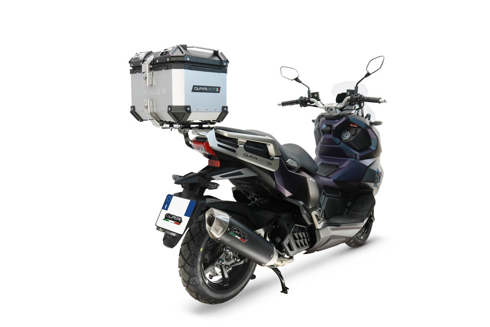 Top case GPR TECH compatible with  Sym ADX 125 2024/2026 e5 Plus GPR TECH Top case in aluminum, silver color with specific plate included Capacity 35 LT.