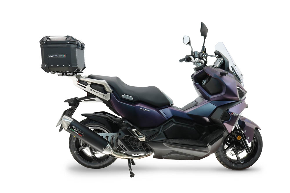 Top case GPR TECH compatible with  Sym ADX 125 2024/2026 e5 Plus GPR TECH Top case in aluminum, black color with specific plate included Capacity 35 LT.