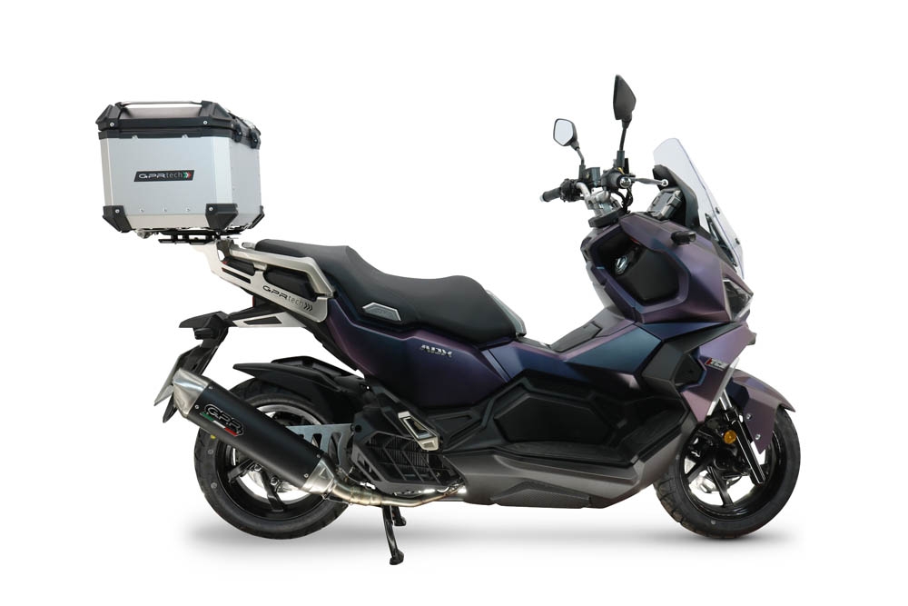 Top case GPR TECH compatible with  Sym ADX 125 2024/2026 e5 Plus GPR TECH Top case in aluminum, silver color with specific plate included Capacity 45 LT.