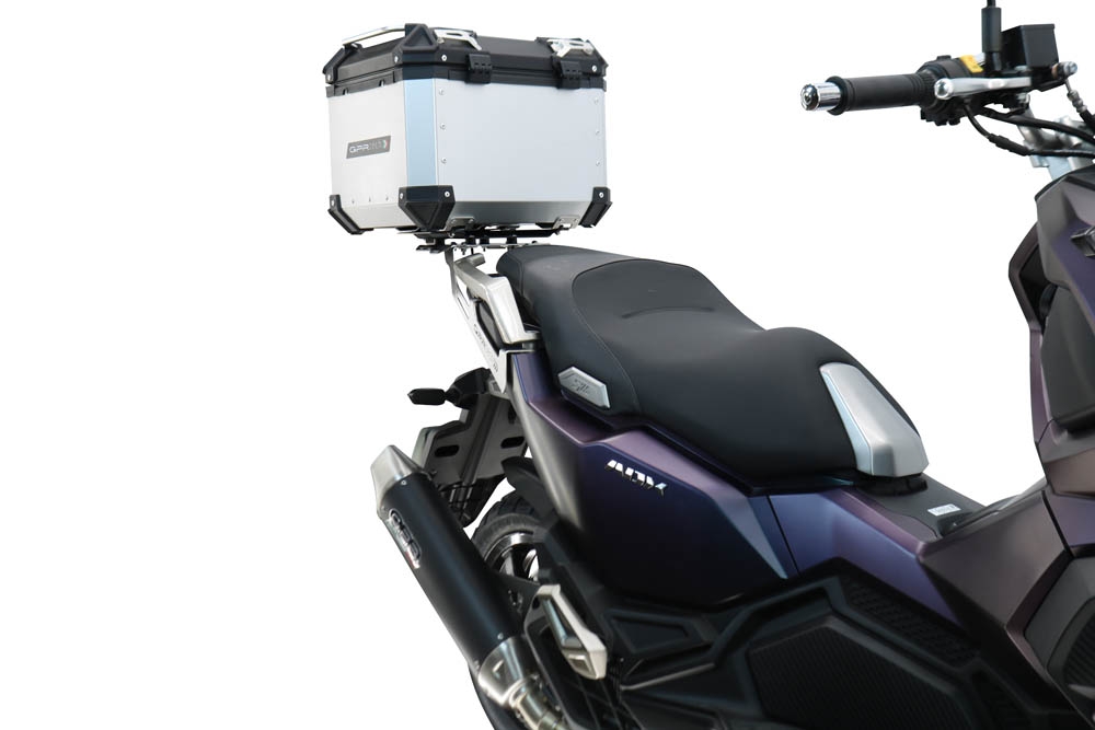 Top case GPR TECH compatible with  Sym ADX 125 2024/2026 e5 Plus GPR TECH Top case in aluminum, silver color with specific plate included Capacity 45 LT.
