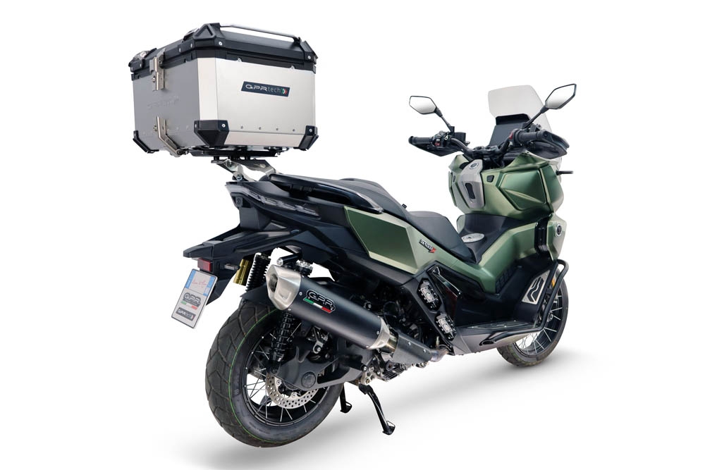 Top case GPR TECH compatible with  Voge SR 450 X 2026/2027 e5 plus GPR TECH Top case in aluminum, silver color, including roof rack and specific plate Capacity 45 LT.