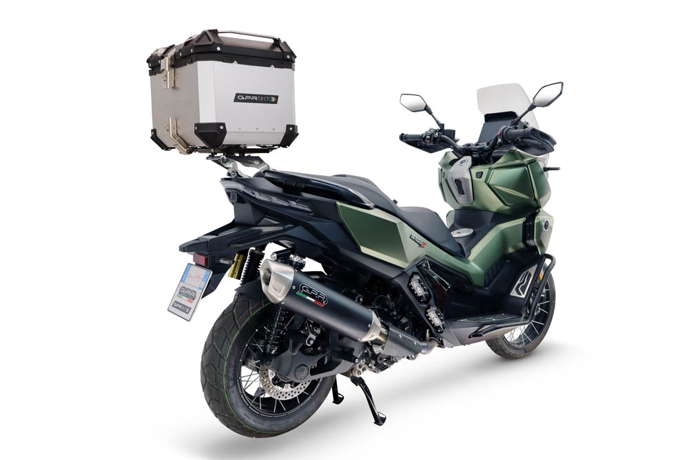 Top case GPR TECH compatible with  Voge SR 450 X 2026/2027 e5 plus GPR TECH Top case in aluminum, silver color, including roof rack and specific plate Capacity 26 LT.