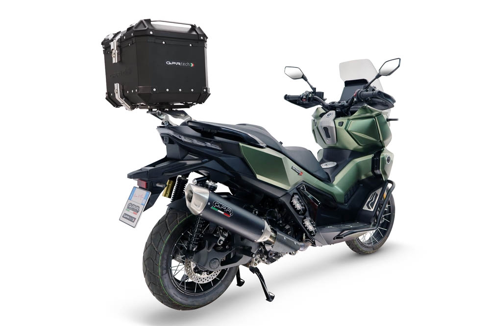 Top case GPR TECH compatible with  Voge SR 450 X 2026/2027 e5 plus GPR TECH Top case in aluminum, black color including, roof rack and specific plate Capacity 26 LT.